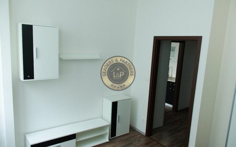 Na predaj 2iz. byt s pivnicou  v Senici na Továrenskej ulici