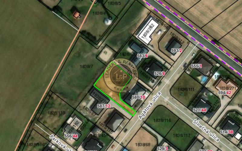 Predaj -stavebný pozemok so stavebný povolením vo Voderadoch