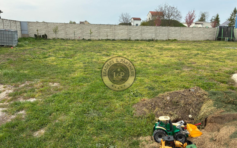 Predaj -stavebný pozemok so stavebný povolením vo Voderadoch