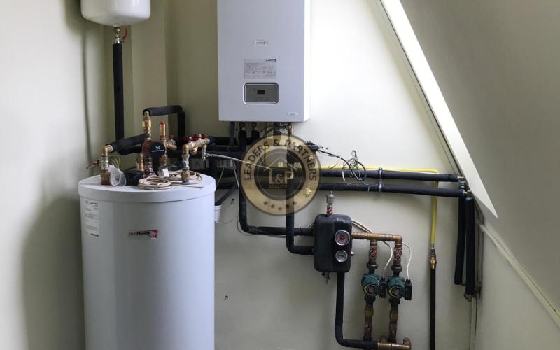 Na predaj zrekonštruovaná 2-podlažná budova v centre Šelpíc