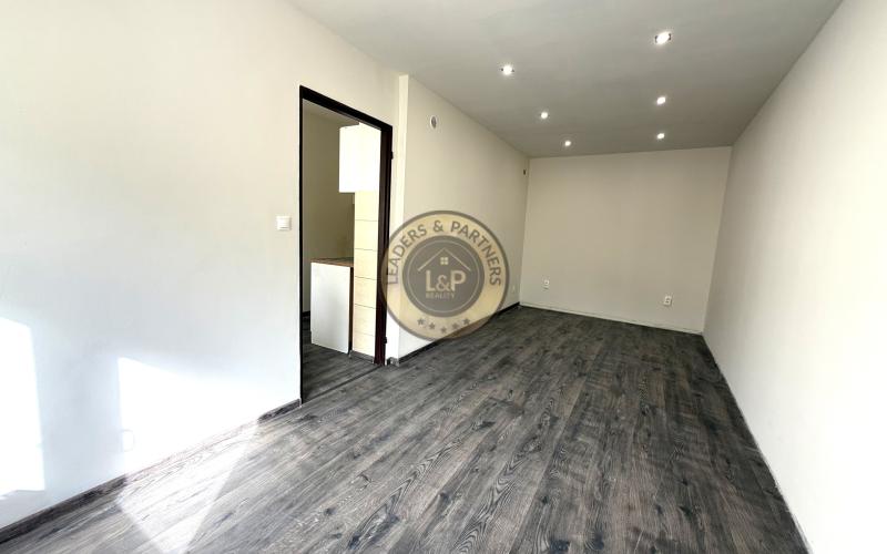 Na predaj zrekonštruovaná 2-podlažná budova v centre Šelpíc