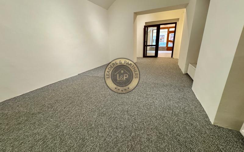 Na prenájom obchodný priestor s výkladom – Mäsiarská ul., Košice