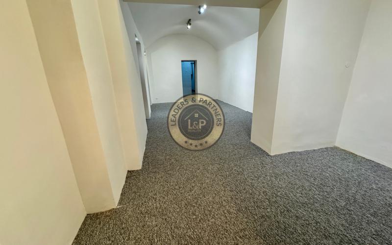 Na prenájom obchodný priestor s výkladom – Mäsiarská ul., Košice