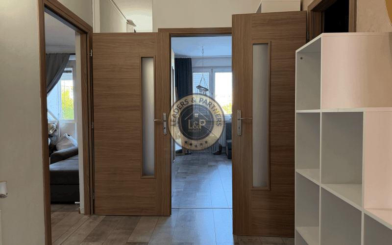 NA PREDAJ, 3-izb. byt na KVP, HÚSKOVA UL.