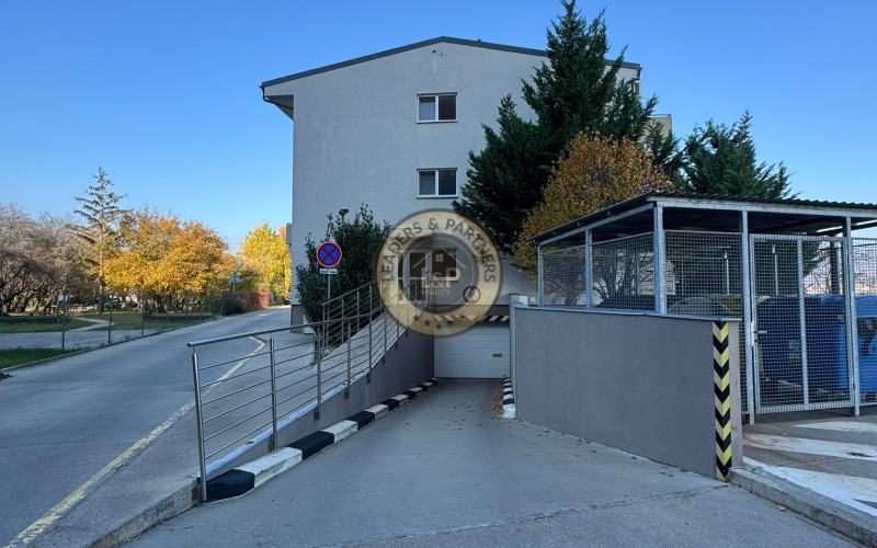 NA PREDAJ, 1-izbový byt s parkovacím miestom v pokojnej lokalite v Rači