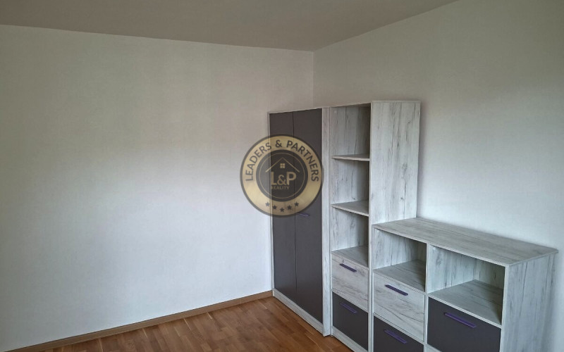 Prenájom 3 izbového bytu s parkovacím miestom. Michalovce, SNP, Ružová ulica