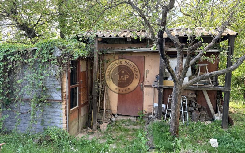 Murovaná chata so záhradou Košice - Kavečany, elektrina, vl. studňa