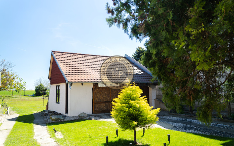 5 izbový rodinný dom-Jánovce, po rekonštrukcii, veľký pozemok