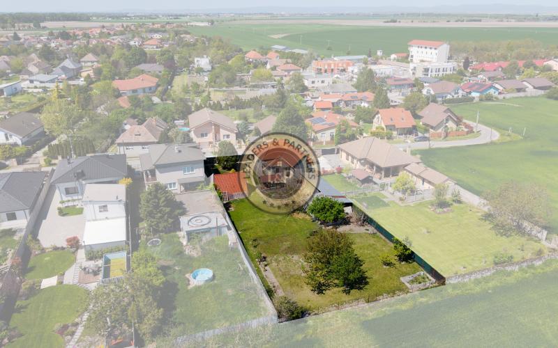 5 izbový rodinný dom-Jánovce, po rekonštrukcii, veľký pozemok