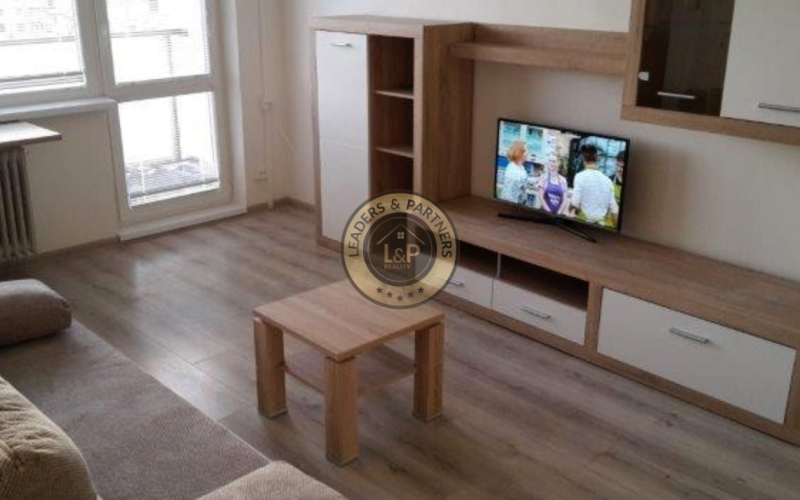 Prenájom moderného 1,5-izbového bytu s loggiou