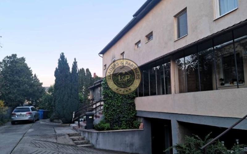 PREDAJ 3podlažný byt so záhradkou v radovom dome Mosonmagyaróvár