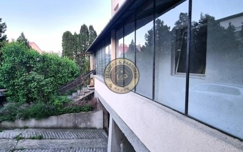 PREDAJ 3podlažný byt so záhradkou v radovom dome Mosonmagyaróvár