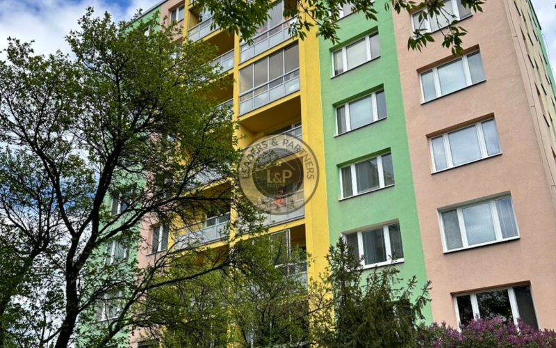 Predaj 4-izbového bytu s veľkou loggiou - Michalovská ul.