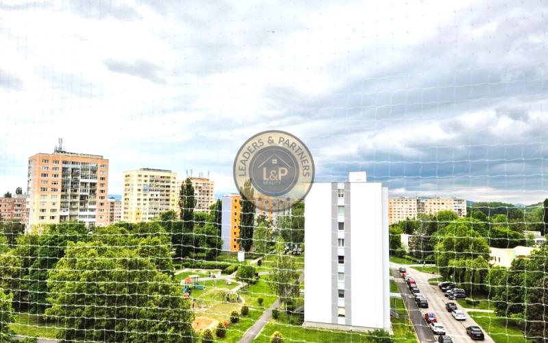 Na predaj 3-izbový byt s loggiou, ulica Rovníková.