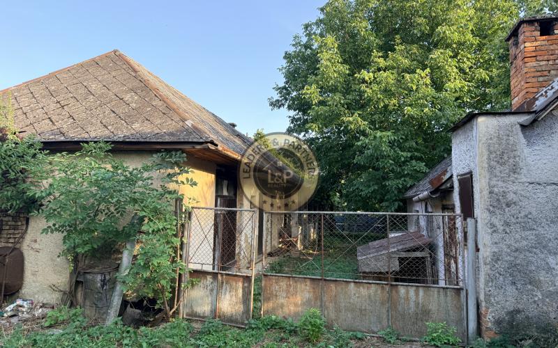 Pozemok pre RD so starším domom, Košice - Šaca, Kvetná ul. všetky IS