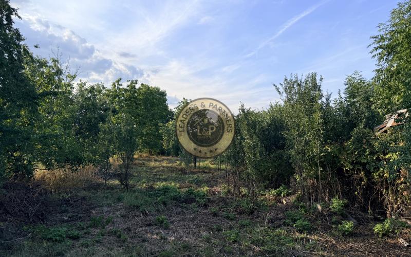 Pozemok pre RD so starším domom, Košice - Šaca, Kvetná ul. všetky IS