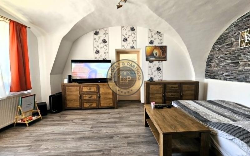 Na predaj zrekonštruovaný 3-izbový tehlový byt – Rajka