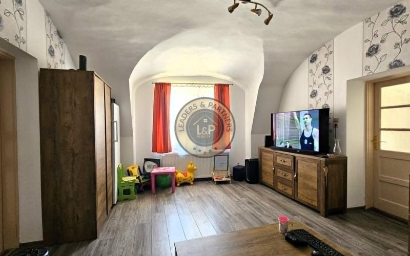Na predaj zrekonštruovaný 3-izbový tehlový byt – Rajka