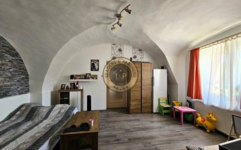 Na predaj zrekonštruovaný 3-izbový tehlový byt – Rajka
