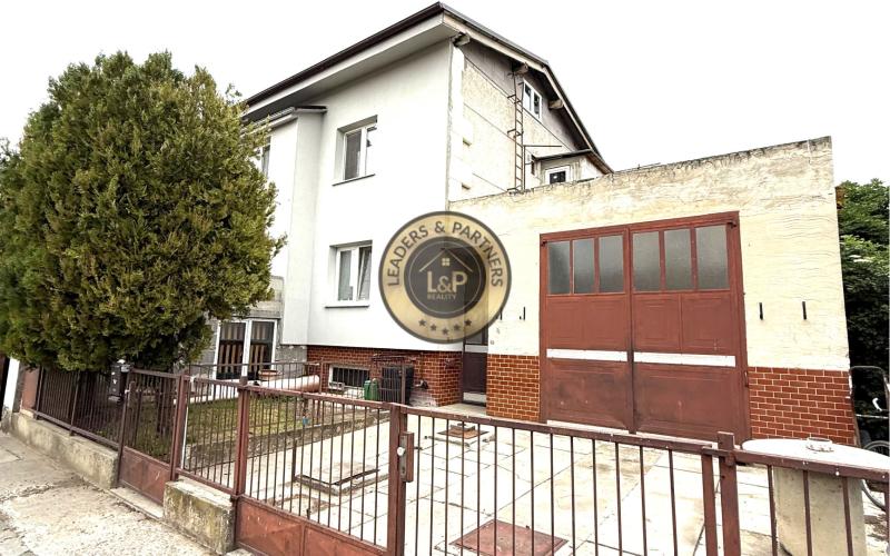 Na predaj 2-podlažný rodinný dom v obci Červeník