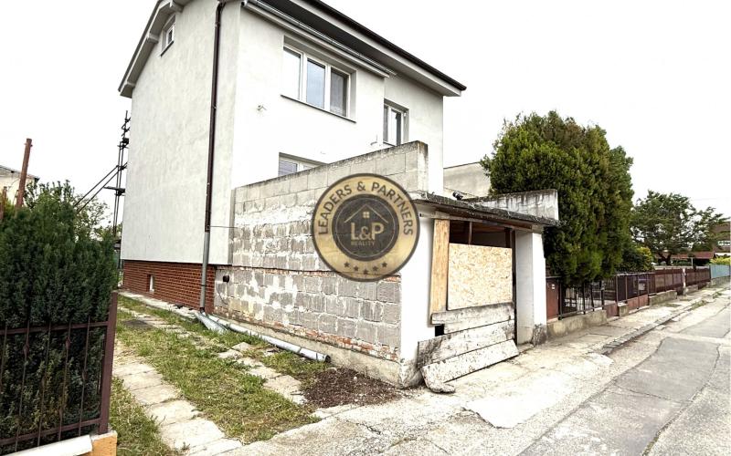 Na predaj 2-podlažný rodinný dom v obci Červeník