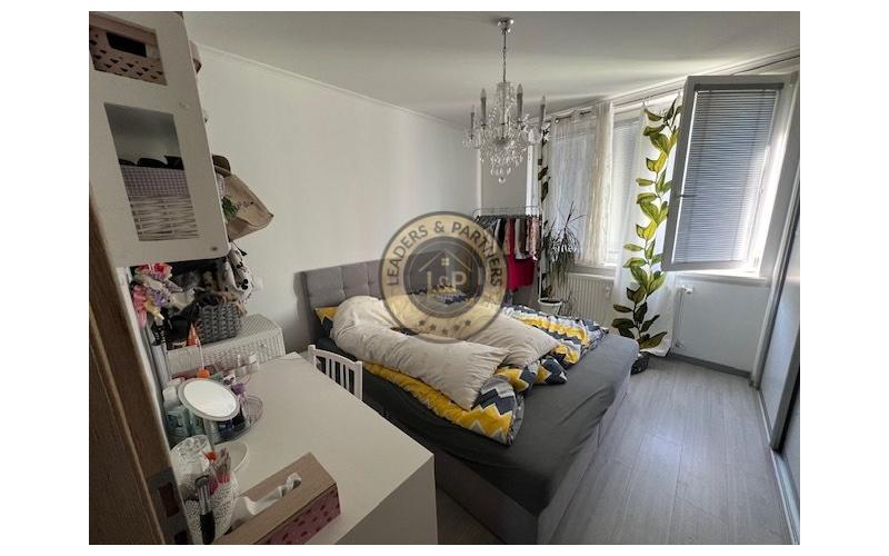 Predaj -3,5iz. byt s balkónom v Seredi ul. Námestie Slobody