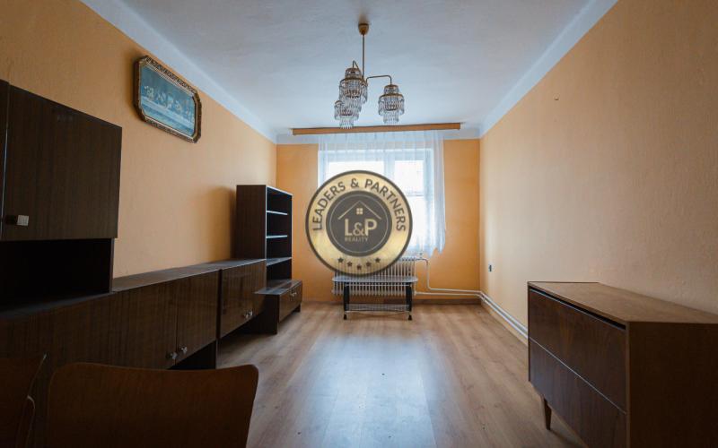 5 izbový dvojpodlažný RD, pozmeok 550 m², obec Valaliky